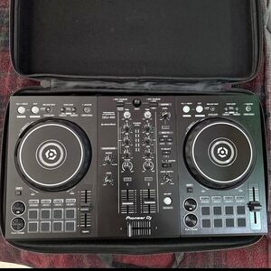 PIONEER DDJ-400 Portable DJ Controller in Black